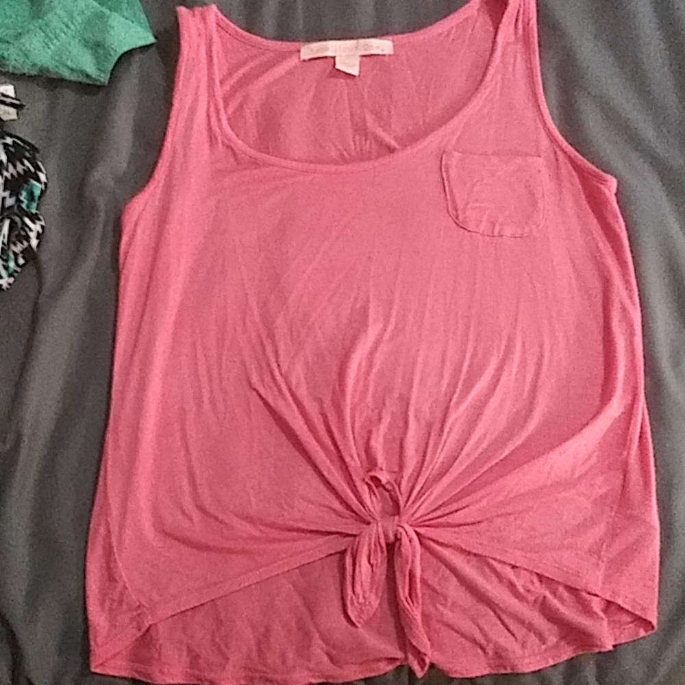 Peach tied up tank top